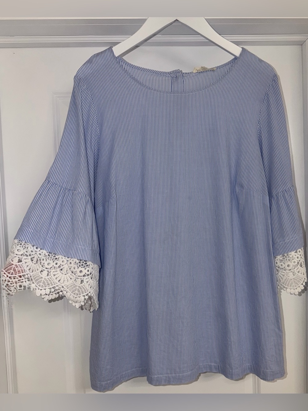 Jane and Delancey Light Blue Pinstripe Lace Bell Sleeve Tunic. Size 1X